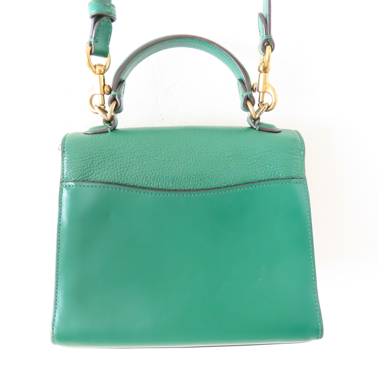 COACH オリーブグリーン ショルダーバッグ COACH オリーブグリーン ショルダーバッグ