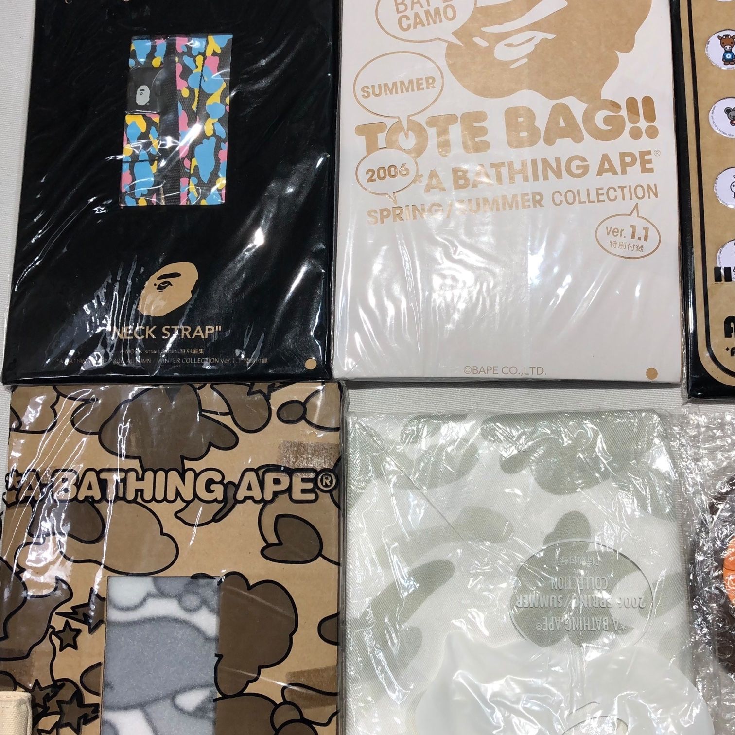 A BATHING APE(アベイシングエイプ) ノベルティ 付録 キーホルダー グッズ 計35点 まとめ セット