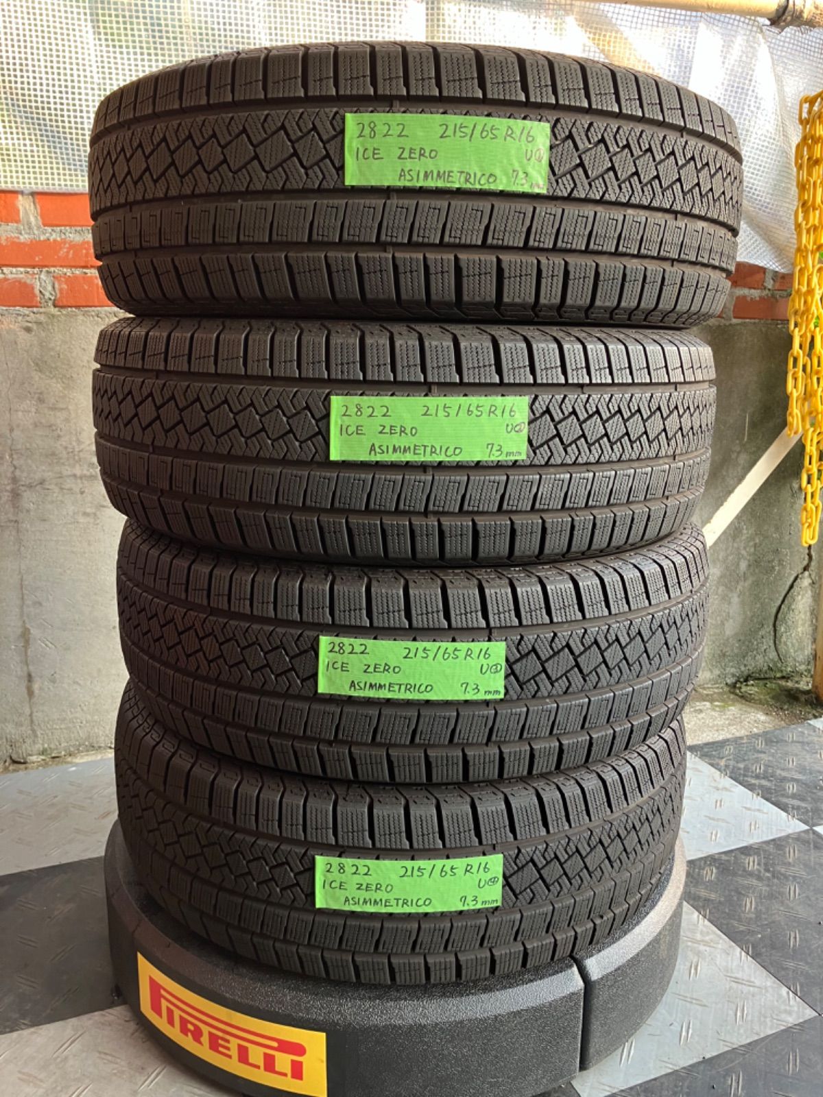 ピレリ アイスアシンメトリコ 215/65R16 中古スタッドレスタイヤ 4本 
