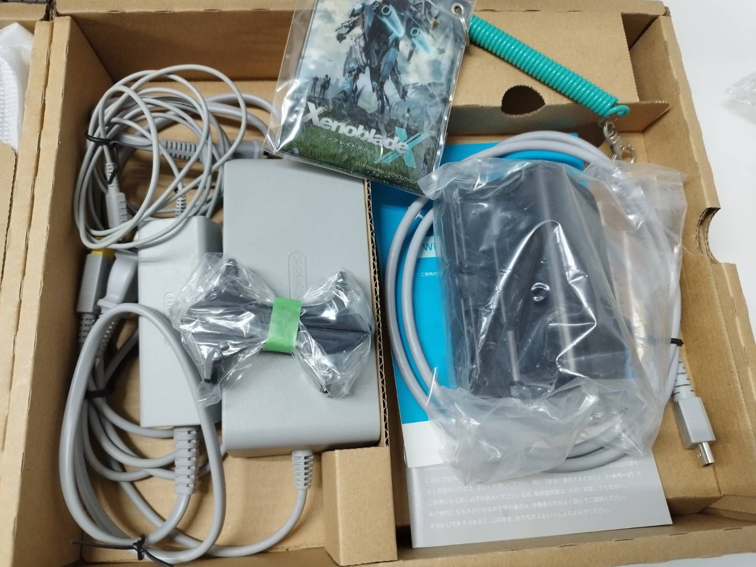 Nintendo Wii U/WUP-101(01)/32GB/ゼノブレイドクロスパッケージ