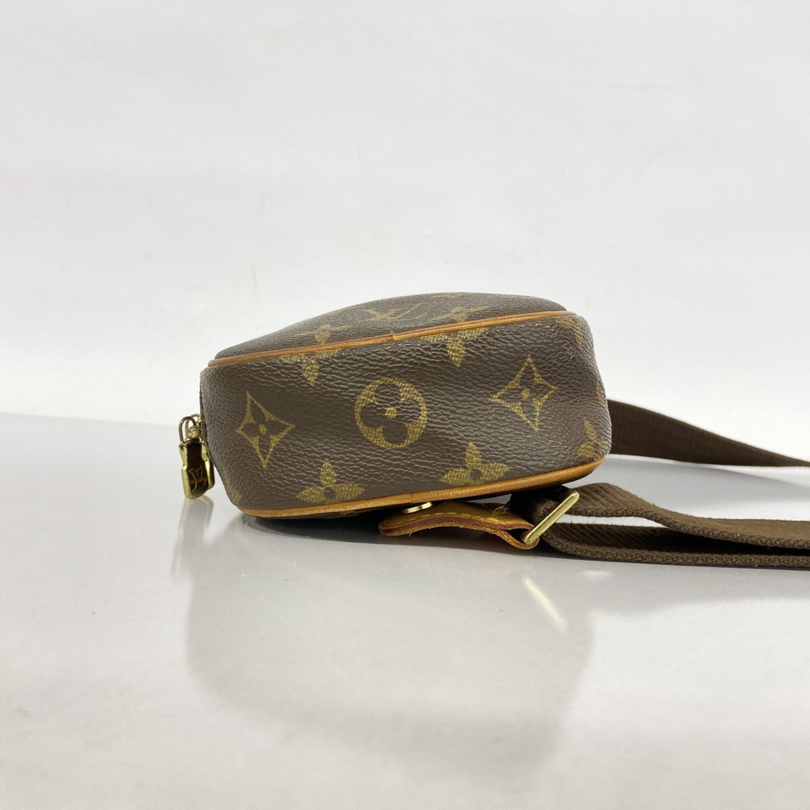 ⚫️RIA⚫️【ルイ ヴィトン】　モノグラム　ボディーバッグ　ガンジュ ルイ・ヴィトン(Louis Vuitton) ルイ・ヴィトン ボディバッグ