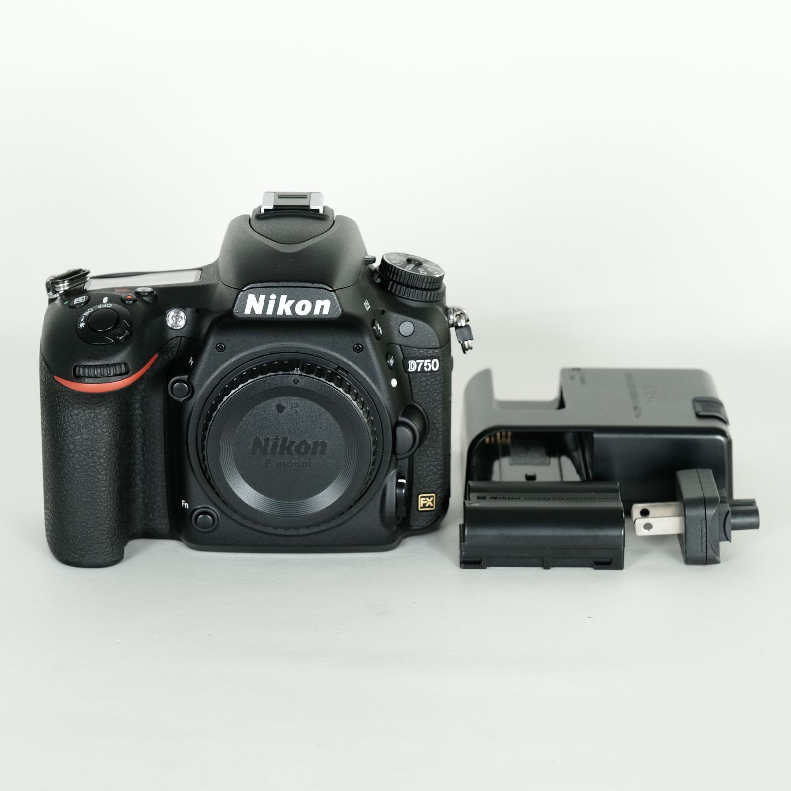 奇跡のシャッター回数約2300枚 NIKON D750 ボディ フルサイズ FX 奇跡のシャッター回数約2300枚 NIKON D750 ボディ フルサイズ FX