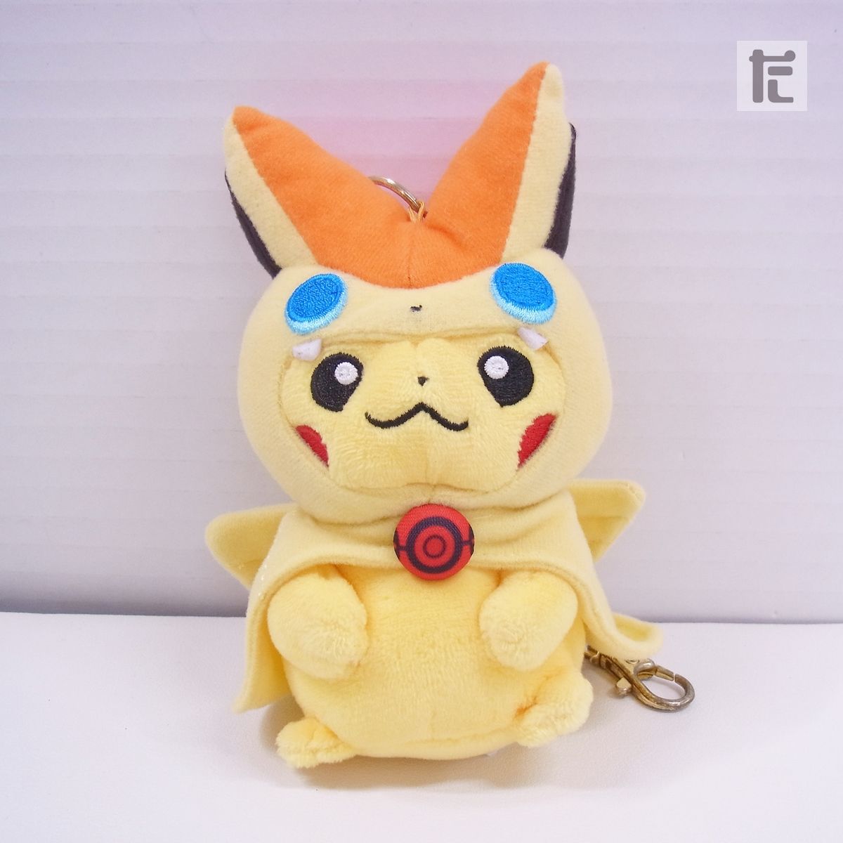 ポケモンセンター マスコット ビクティニのポンチョを着たピカチュウ