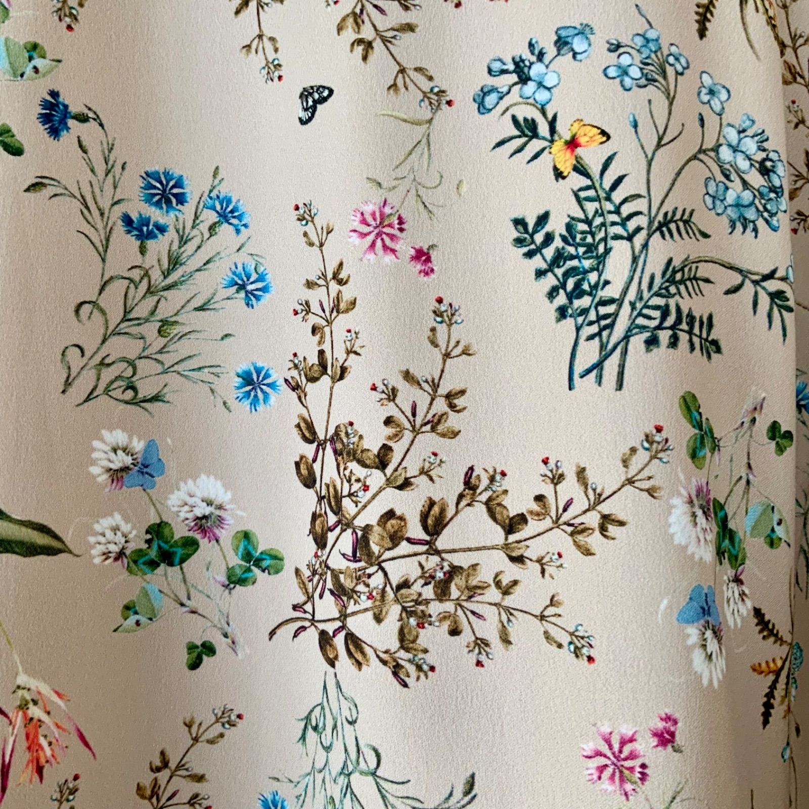 ☆美品☆【AMACA アマカ】ボタニカルフラワー柄 ワンピース ☆美品☆【AMACA アマカ】ボタニカルフラワー柄 ワンピース