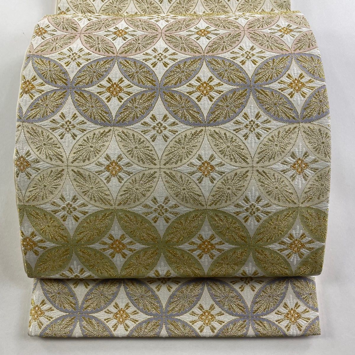 袋帯 七宝繋ぎ 花菱 金糸 刺繍 クリーム 六通 正絹