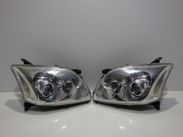比較的 コーティング AZT250|255 アベンシス 前期 ヘッドライト 左右 ハロゲン 05-41 レベ付き 250422006