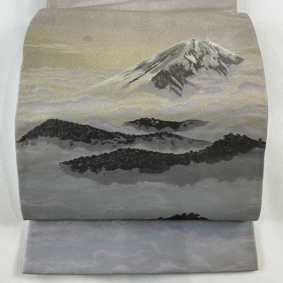 袋帯 名品 じゅらく 落款 山並 神峯不二山 金銀彩 薄紫 お太鼓柄 正絹