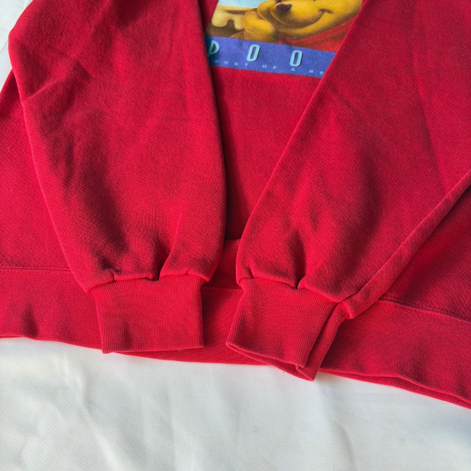 00s Disney Store “Winnie the Pooh” Crew Neck Sweat Shirt