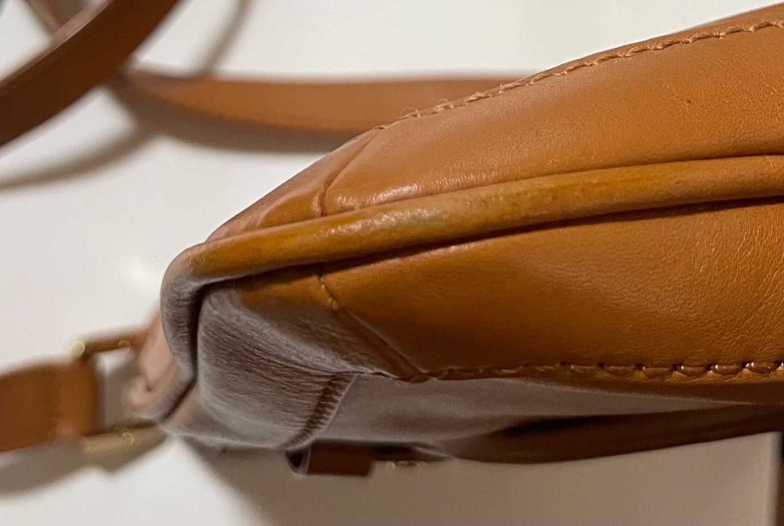 TORY BURCH レザー クロスボディ エンボス デカロゴ ショルダー