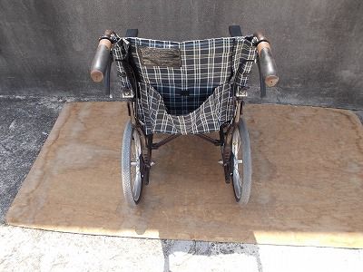 TS-25-0707-09　　一部地域を除き送料無料　介助用標準車いす　WAVIT (ウェイビット)　WA16-40　さび有 カワムラサイクル】WAVIT WA16-40(42)S/A ｜車いすの格安通販【車椅子