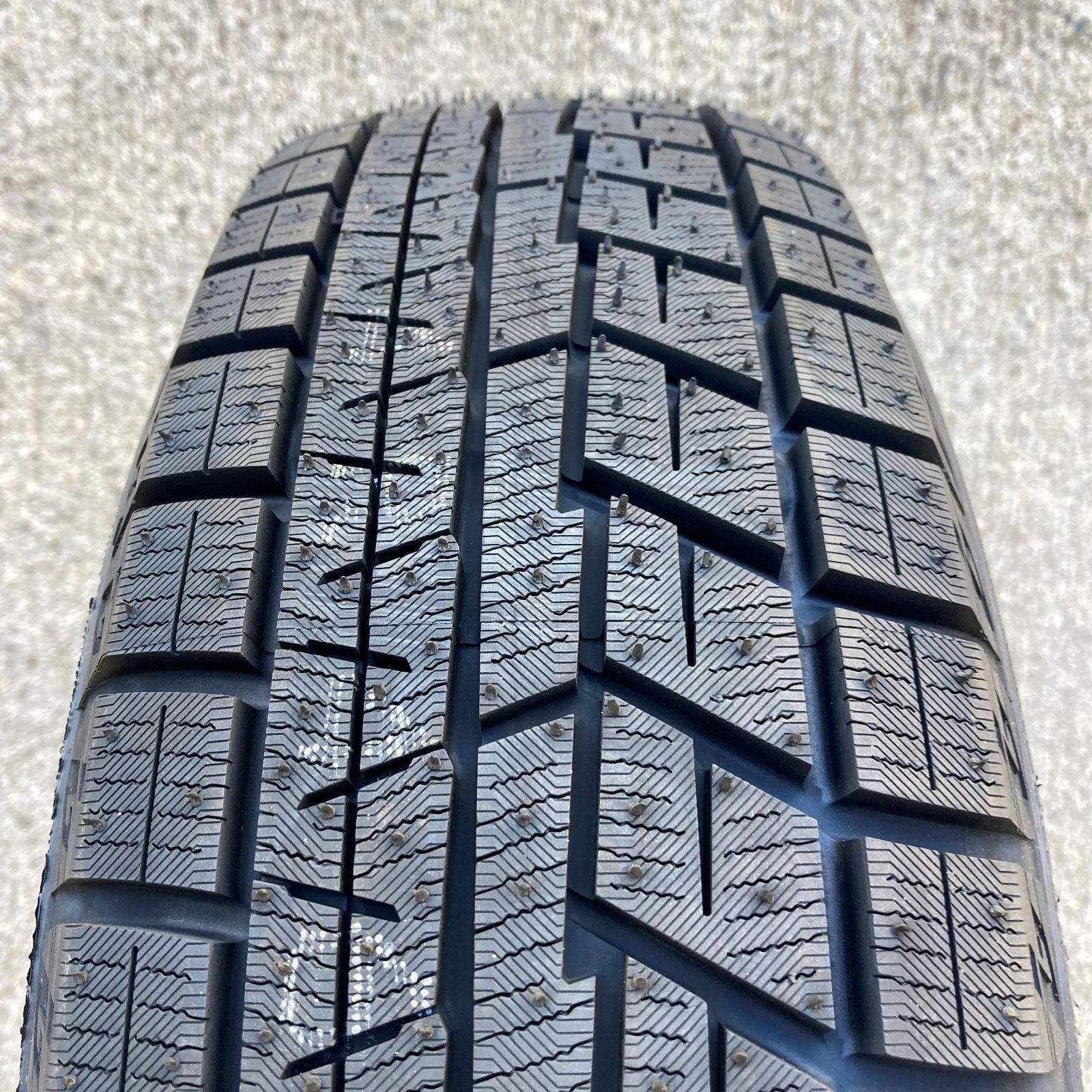 175/65 R15、YOKOHAMA さみしく ice GUARD、2022年