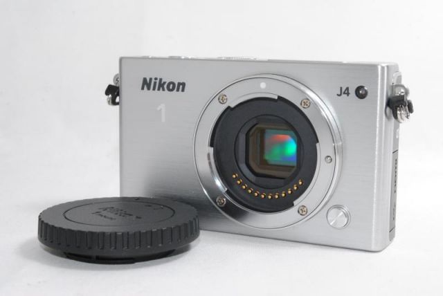 撮影可能 NIKON1 J4 シルバー ミラーレス一眼 画面四隅周辺減光あり 撮影可能 NIKON1 J4 シルバー ミラーレス一眼 画面四隅周辺減光あり