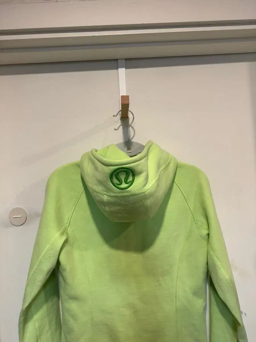 ジップアップ