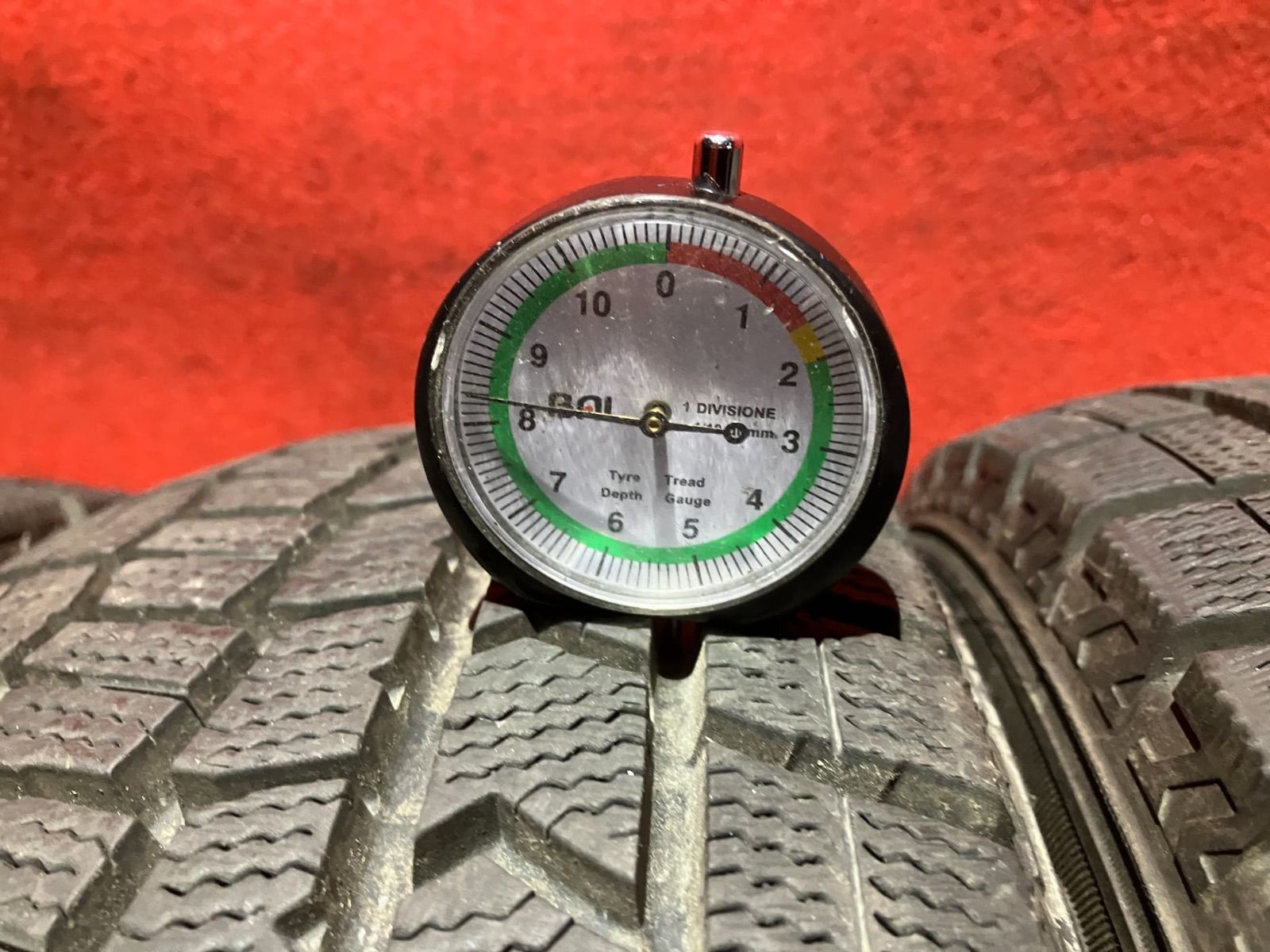 スタッドレスタイヤ