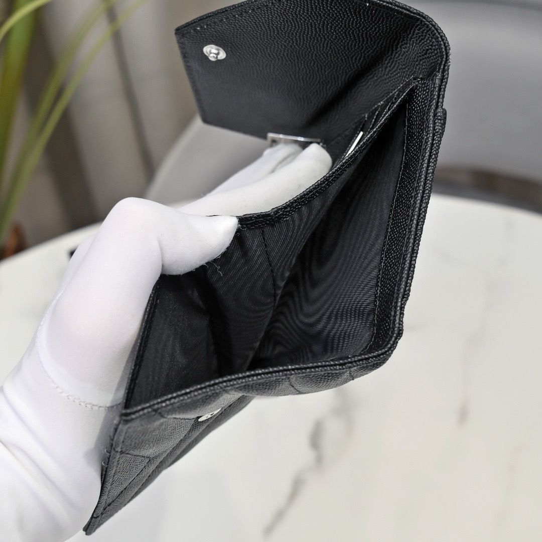 イヴサンローラン 3つ折り財布 ブラック シルバー - メルカリ 