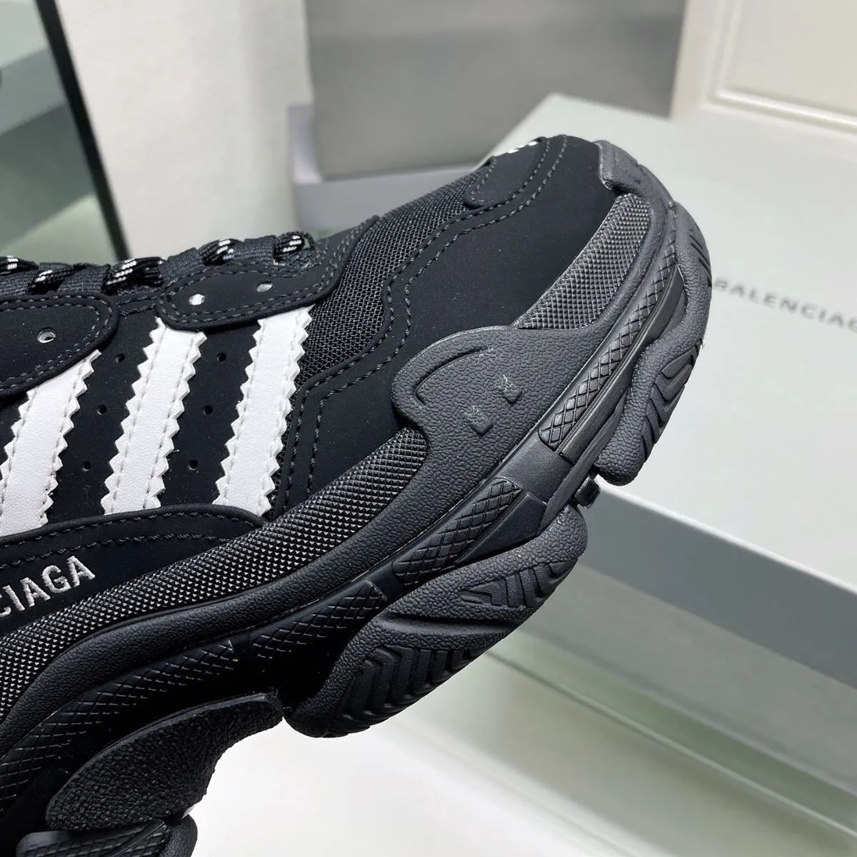 新しい未使用Balenciagaパリの旧家のお父さん靴