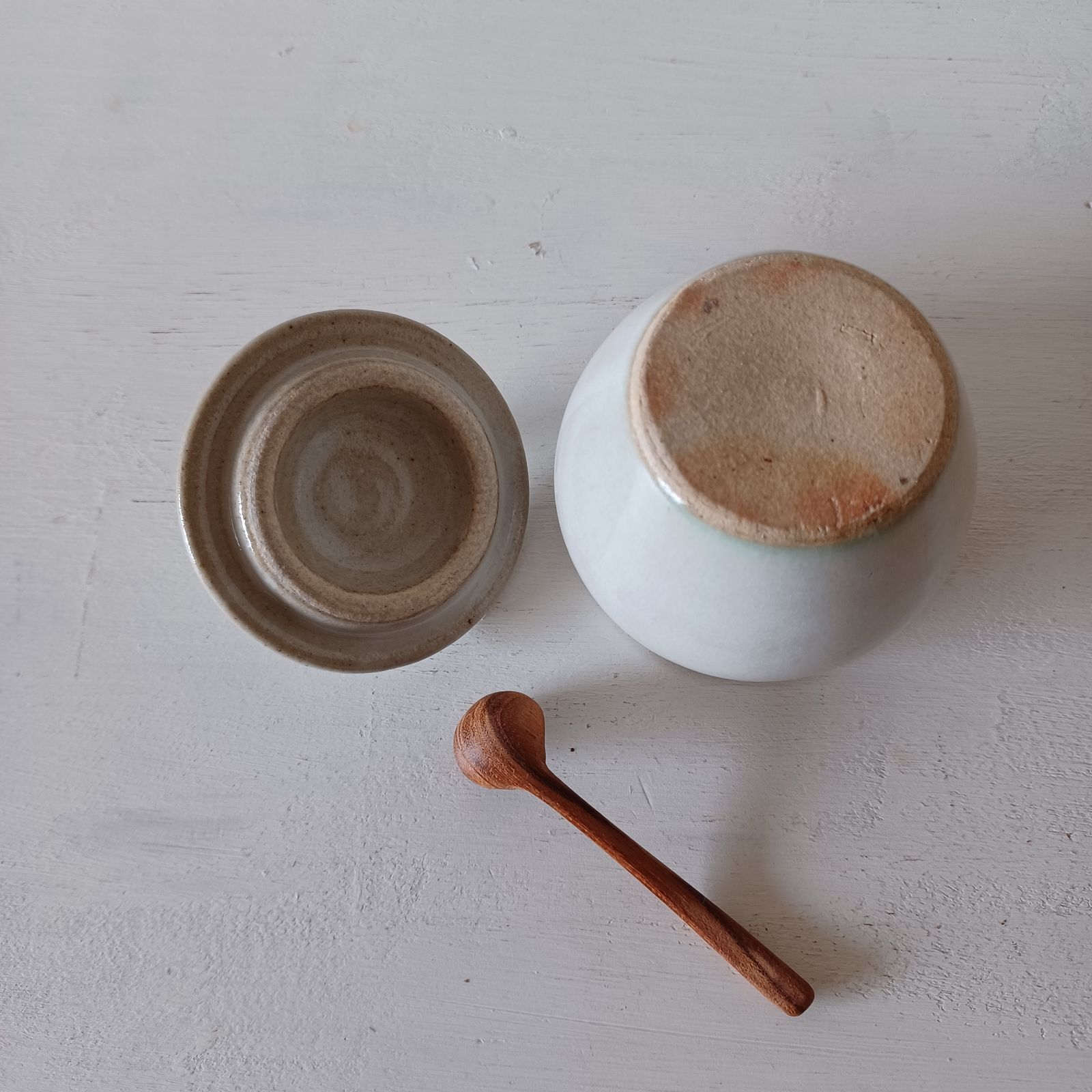 李朝鎬薬味入小壺共匙付 李朝鎬薬味入小壺共匙付