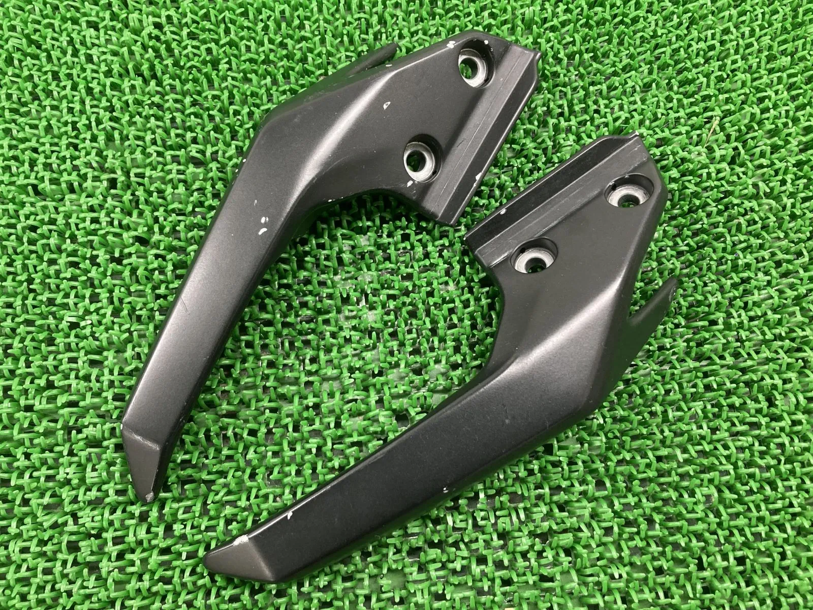 MT-25 03 YZF-R25純正　グラブバー　タンデムバー　美品 YZF-R25 MT-25 タンデムバー グラブバー チタンカラー｜Yahoo