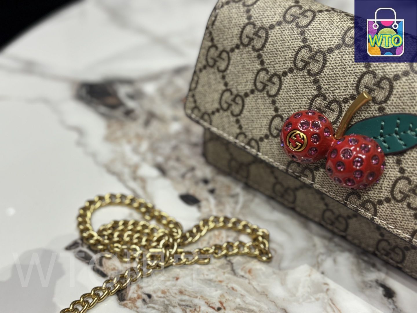 GUCCI【国内発】スクリプト キーチェーン 773970 ギフト包装可 GUCCI【国内発】スクリプト キーチェーン 773970 ギフト包装可