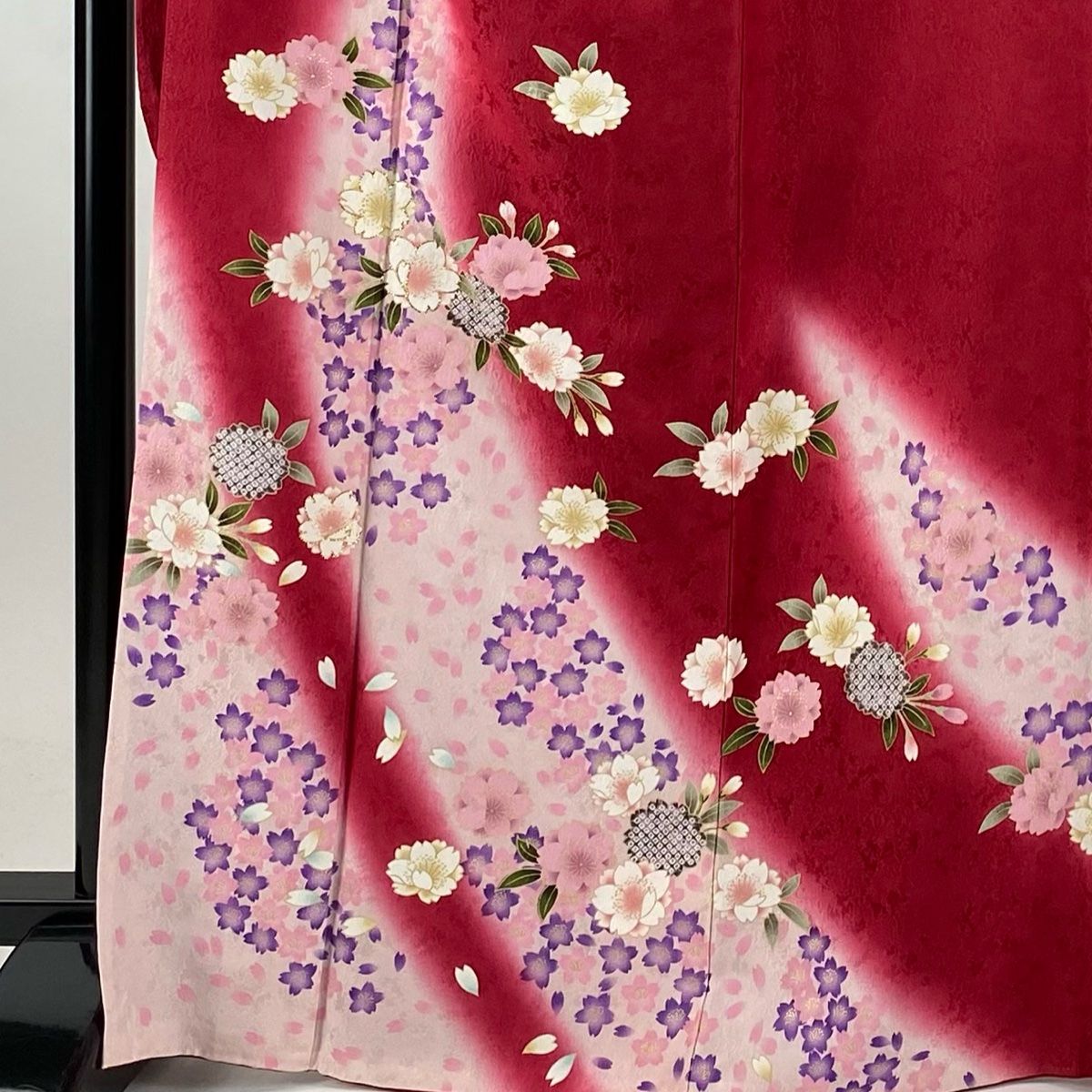 振袖 身丈168cm 裄丈71cm L 袷 薔薇 蝶 金銀彩 染め分け 濃ピンク 正絹