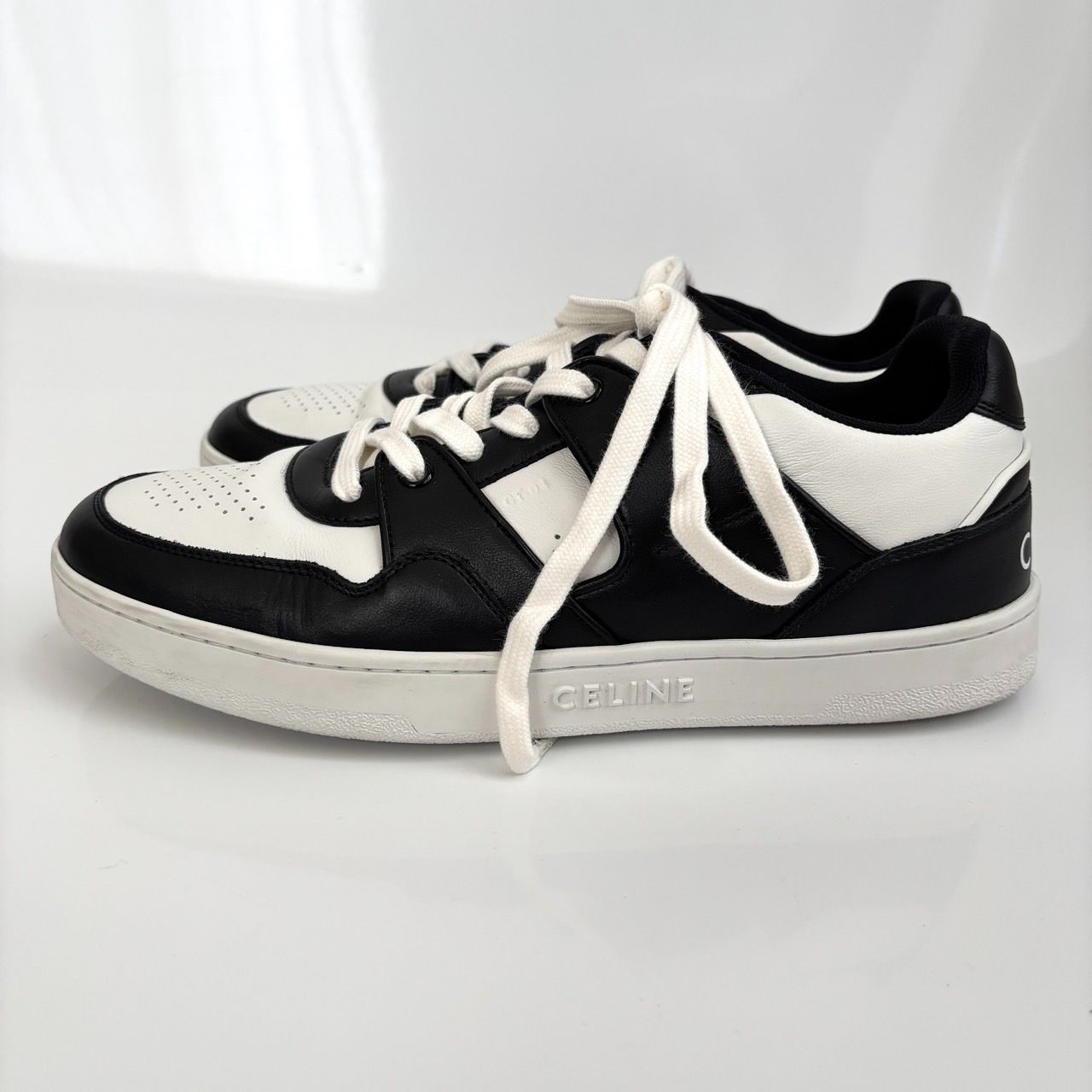 美品】CELINE CT-04 レースアップ ロースニーカー / 41サイズ 美品】CELINE CT-04 レースアップ ロースニーカー / 41サイズ