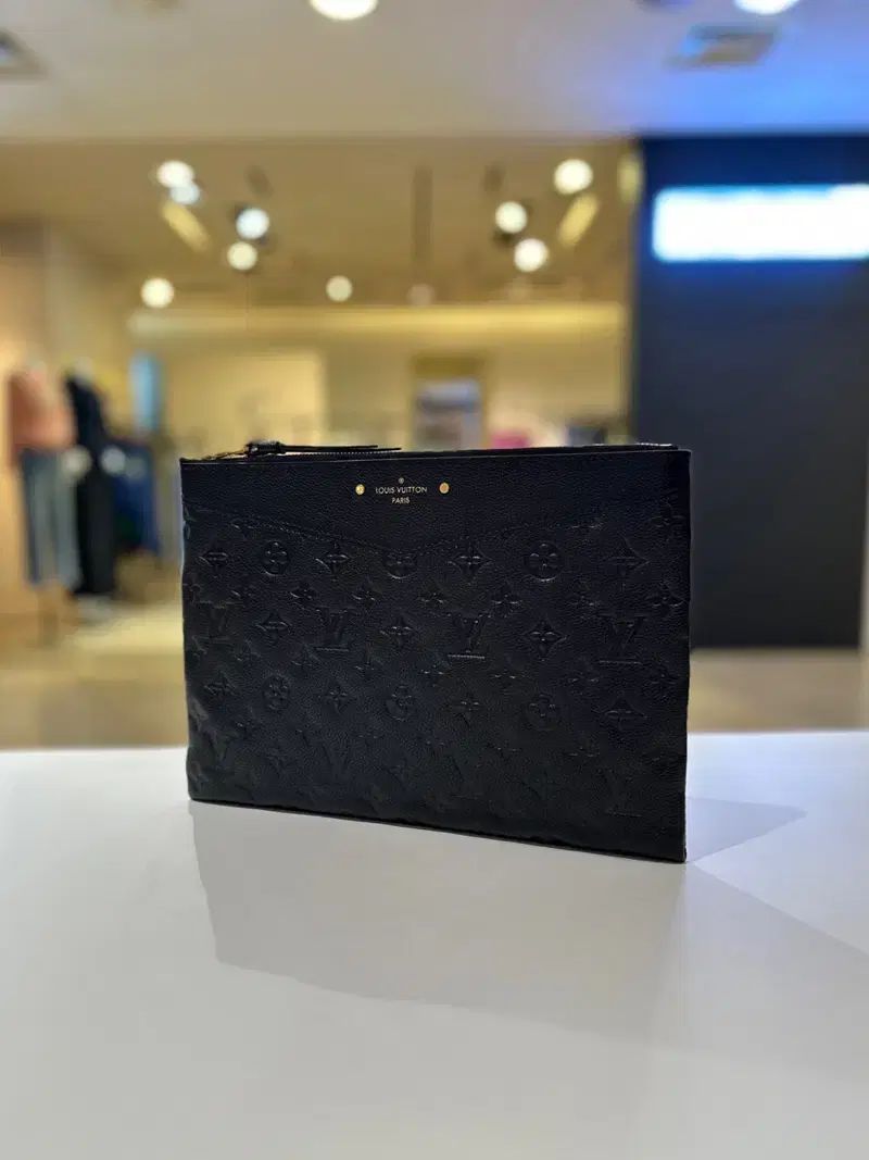 ルイヴィトン アンブラント デイリー ポーチバッグ 付き M62937