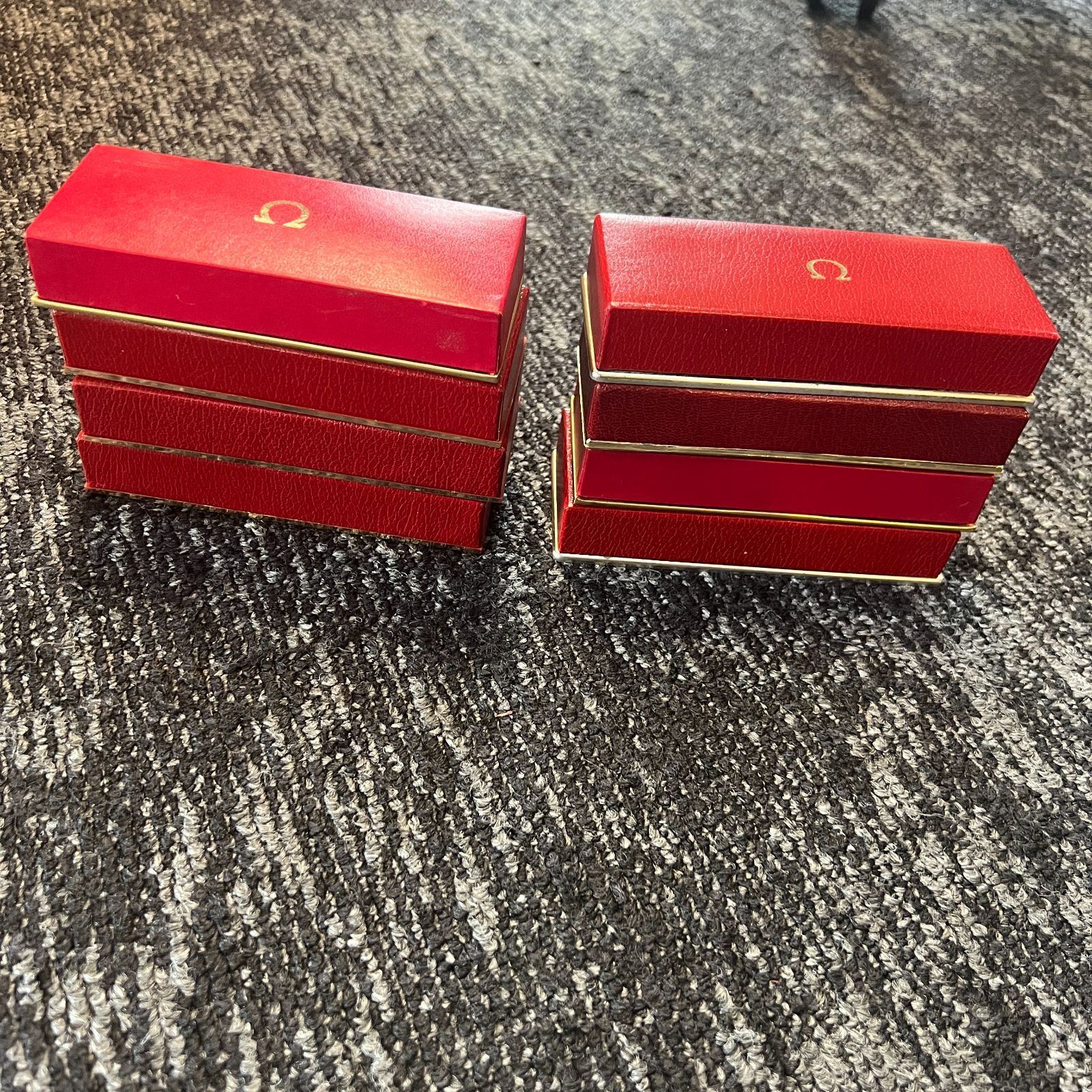 71148 オメガ　時計空箱　OMEGA レッドケース 71148 オメガ 時計空箱 OMEGA レッドケース - メルカリ