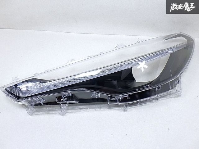 トヨタ 純正 ZSG10 ZVG11 ZVG15 カローラクロス LED ヘッド