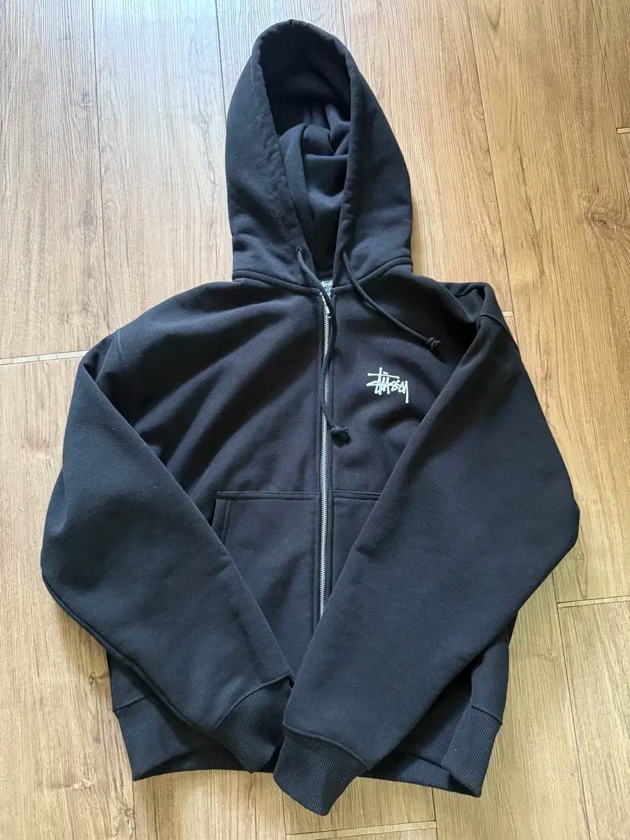 Stussy ブラック ジップアップパーカー M Stüssy ブラック ジップ