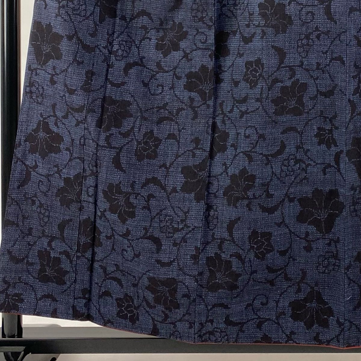 結城紬 身丈157.5cm 裄丈62cm S 袷 本場結城紬 奥庄 証紙 花唐草 結城紬 身丈157.5cm 裄丈62cm S 袷 本場結城紬 奥庄 証紙 花唐草