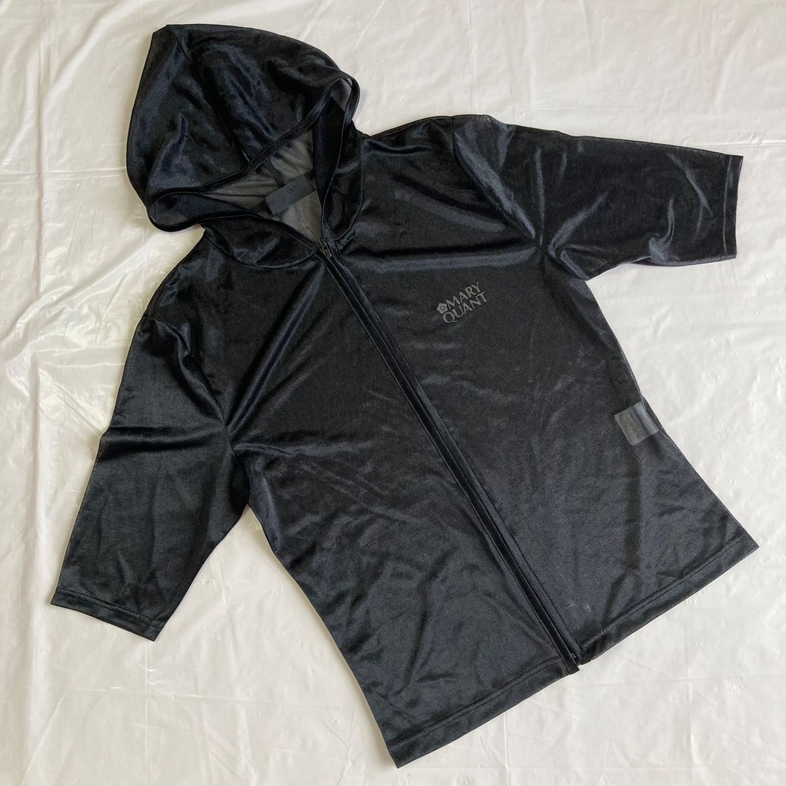 シースルーフード付きパーカー透け感あり