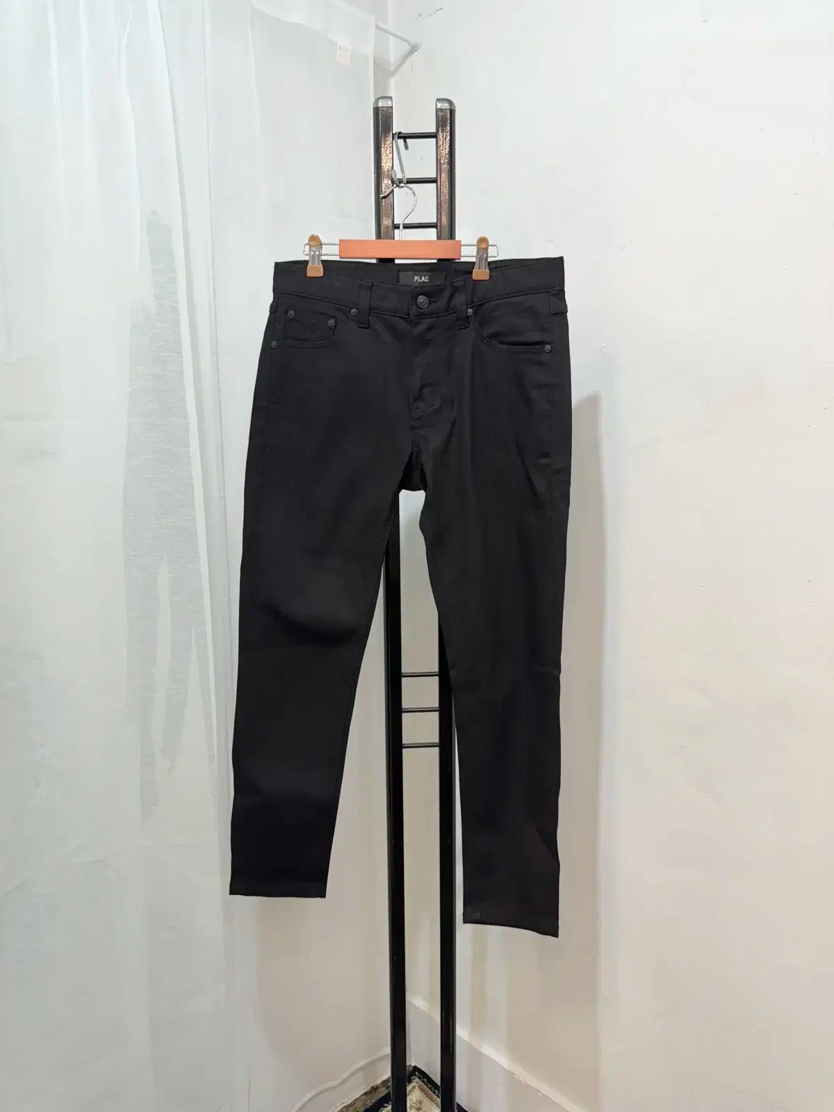 （ M ／ 31 ） PLAC(プラック) kurz ブラックパンツ スパンデックスデニム 3576