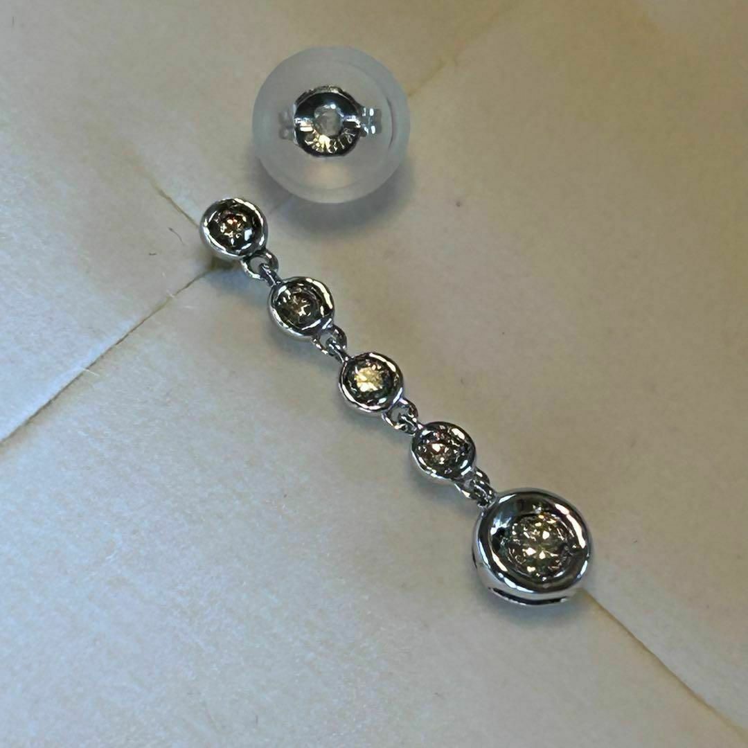 新品【安心メルカリ便】ダイヤピアス　K18WG お呼ばれ　オフィスコーデなど♪ K18WG ピアス pierced earrings ダイヤ 0.05 ×2 総重量約2.6g