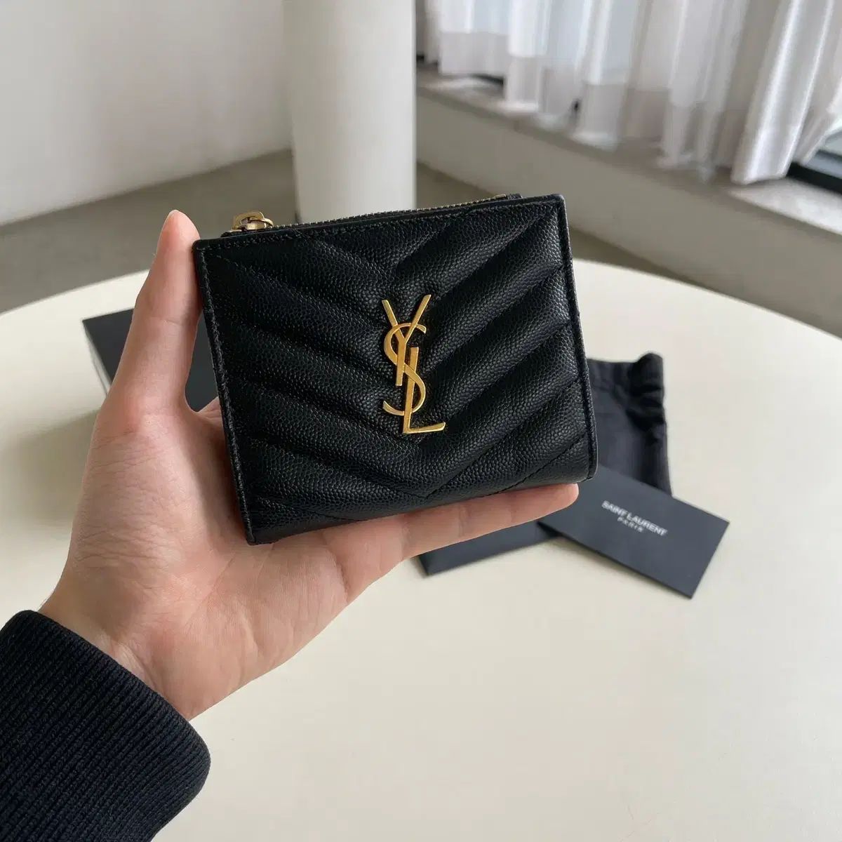 イヴサンローラン YvesSaintLaurent 2つ折り財布 レザー ダークブラウン がま口 財布 Yves Saint Laurent 二つ折り財布 ネイビー イブサンローラン