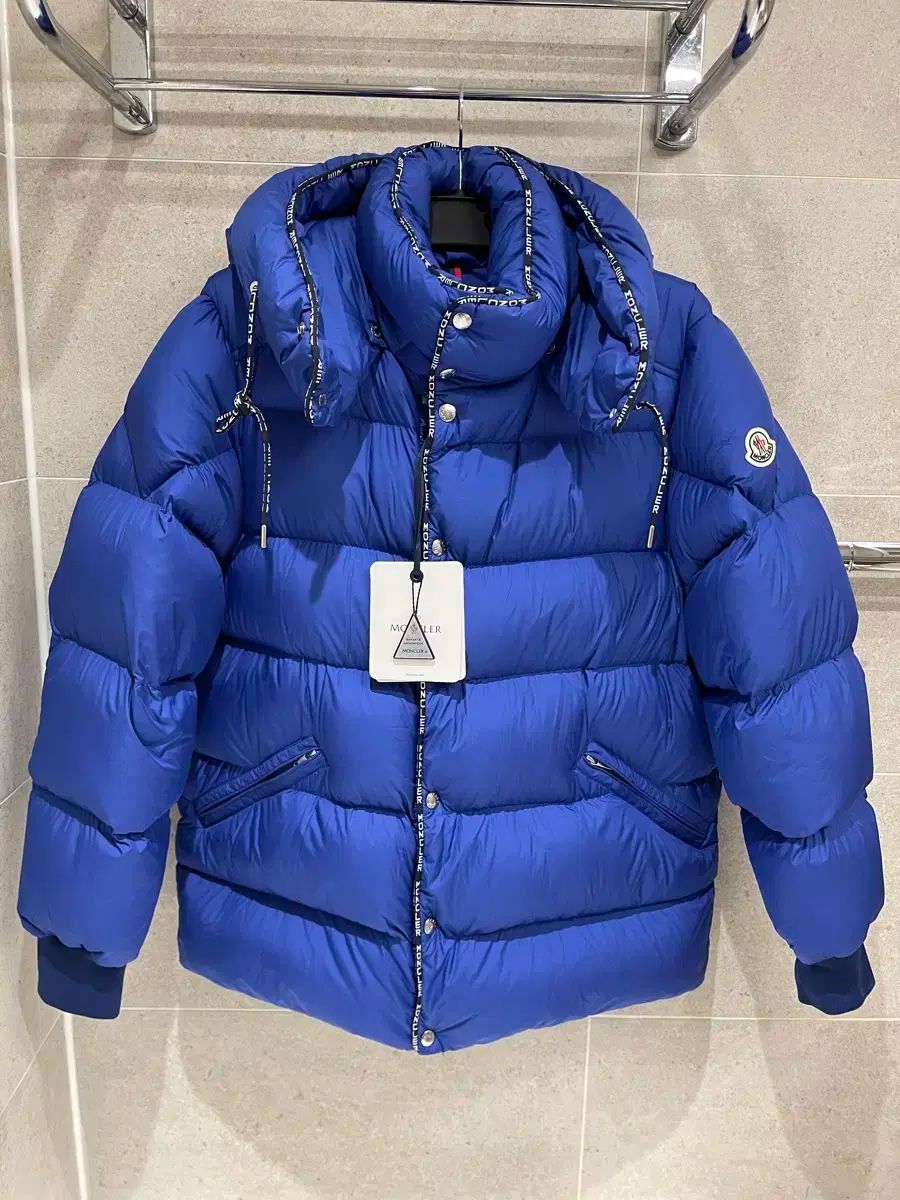 モンクレール ダウンジャケット MONCLERショート丈ダウン比較~前編~】｜ビームス ハウス 丸の内