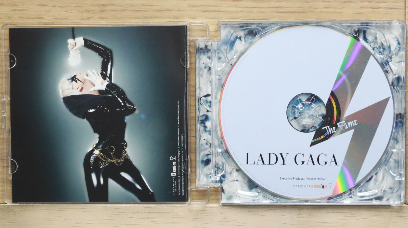 レディー・ガガ、他洋楽DVD&少女時代、KARA、BEAST DVD19枚セット 中古CD☆レディー・ガガ/レディー・ガガ□ The Fame