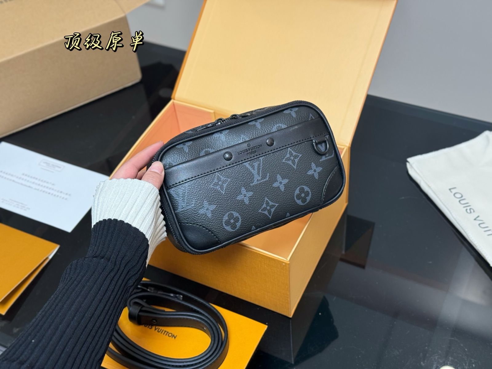 今日 Masculine LV マスキュリンルイ ヴィトン メンズ カメラバッグ-WTO輸入