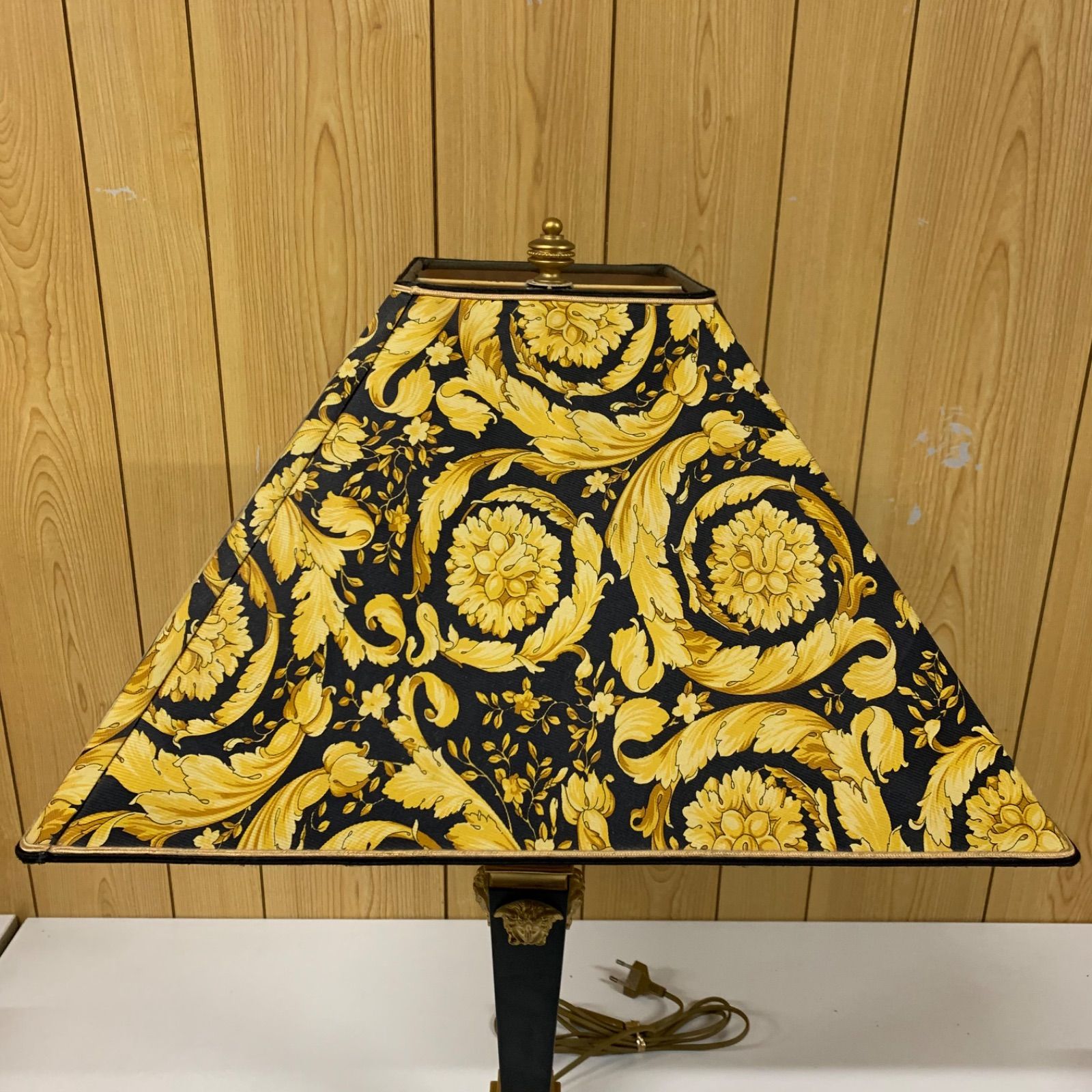 VERSACE ヴェルサーチ アンティーク ライト メデューサ - メルカリ