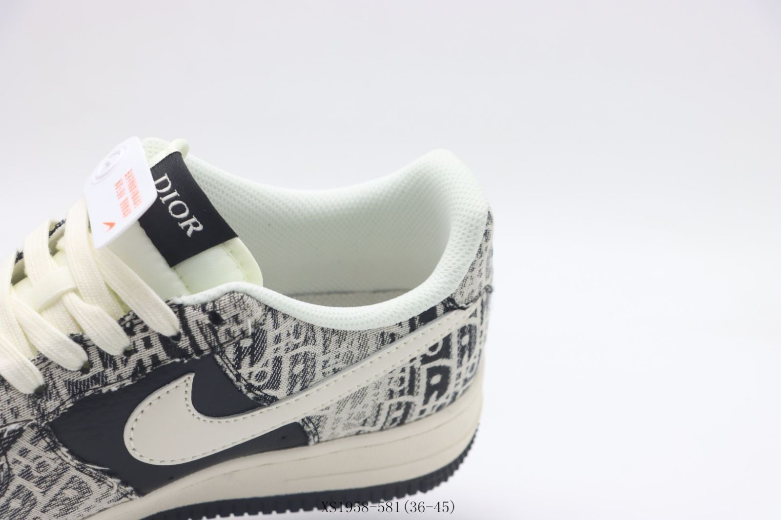 今日特価】ナイキ NIKE ローカットスニーカー ブラックホワイト