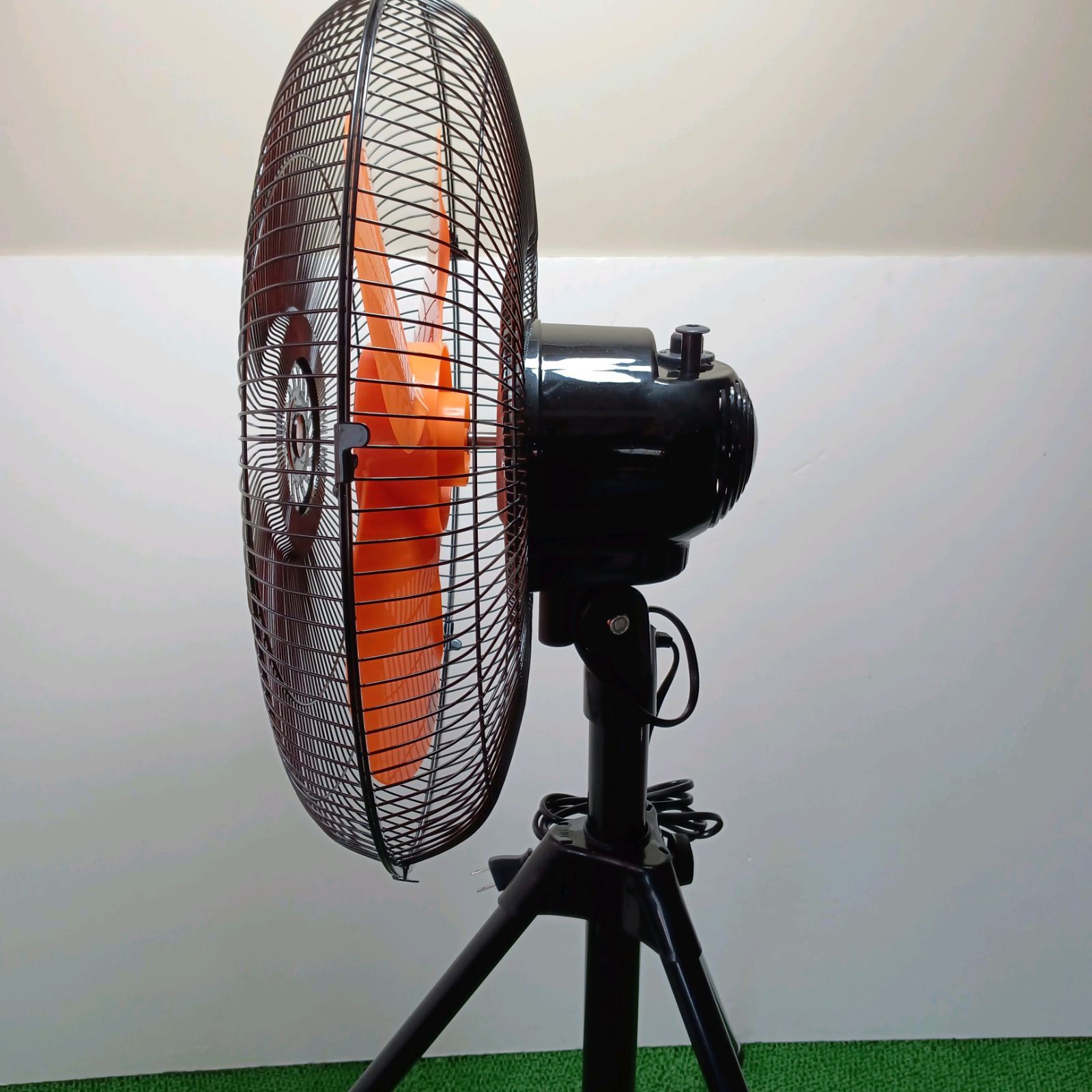 新光　工場扇　KS-45Y　新品 坂謙 新光 床置き型工場扇 4枚羽根式 45cm KS-45Y 1台（直送品