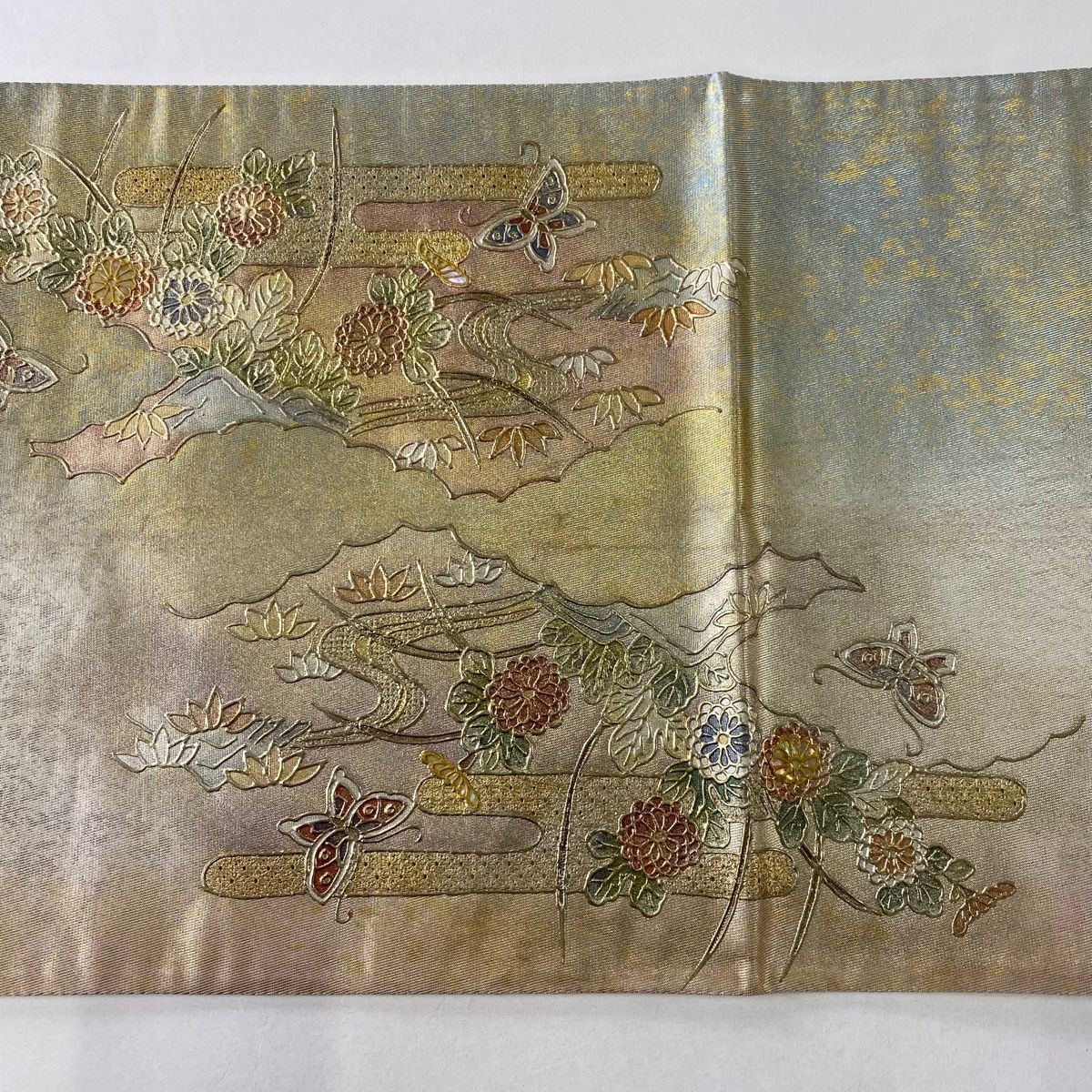 ゴールド色の額縁★薔薇柄★中古 袋帯 美品 秀品 雪輪 花鳥 箔 金銀糸 ベージュ 六通 正絹 【中古