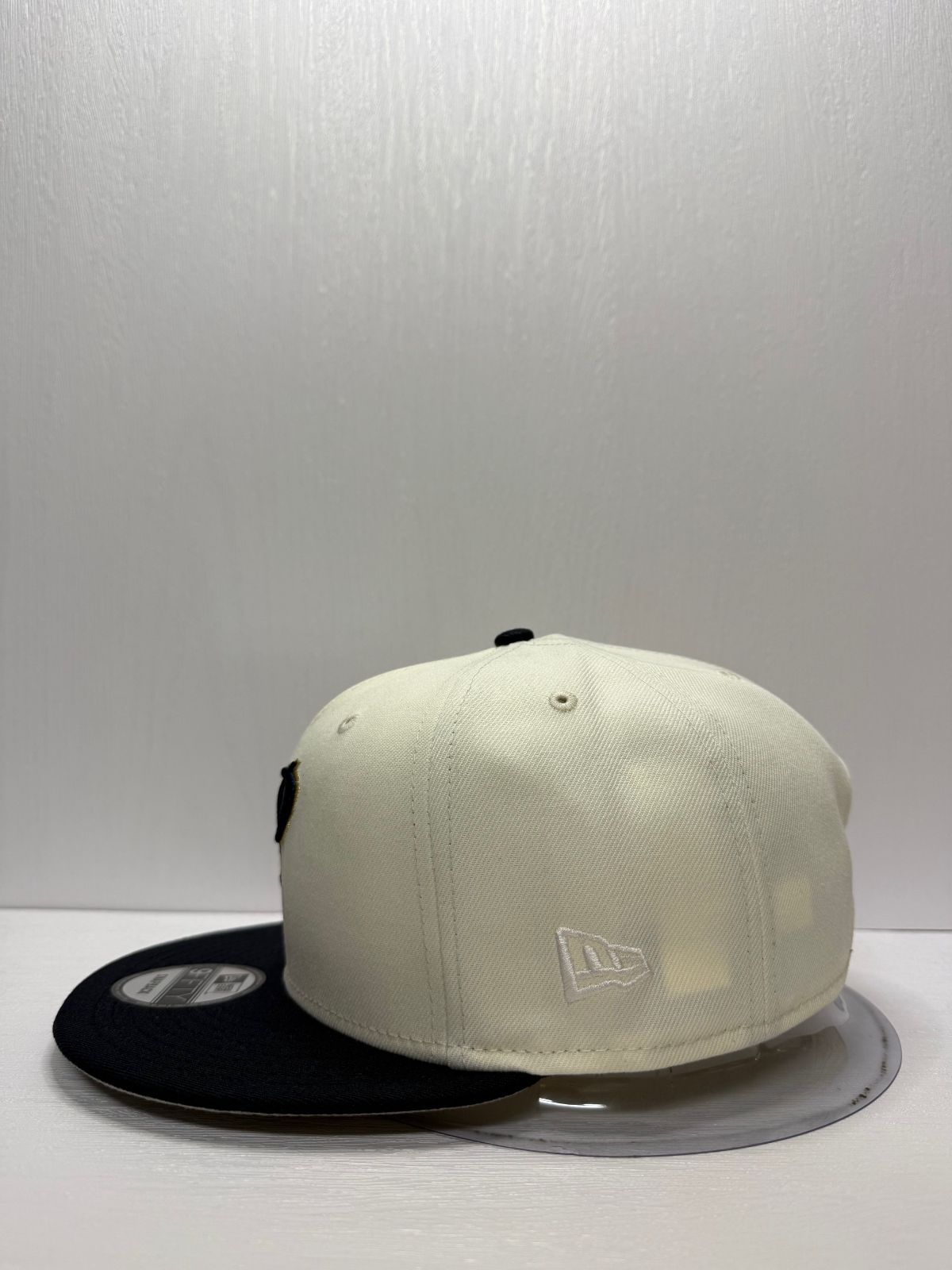 スナップバックキャップ