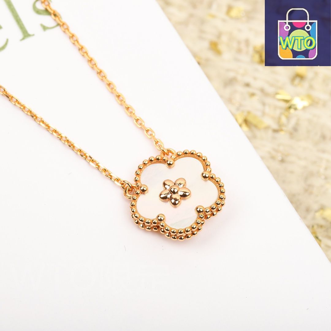 【新品】ラッキースプリング ネックレス　フラワーネックレス　お花ネックレス ラッキー スプリング ペンダント、プラムブロッサム 18K ローズ