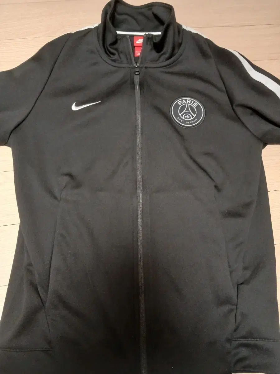 NIKE ナイキ パリ 必須アイテム サッカー ジャージ M サイズ
