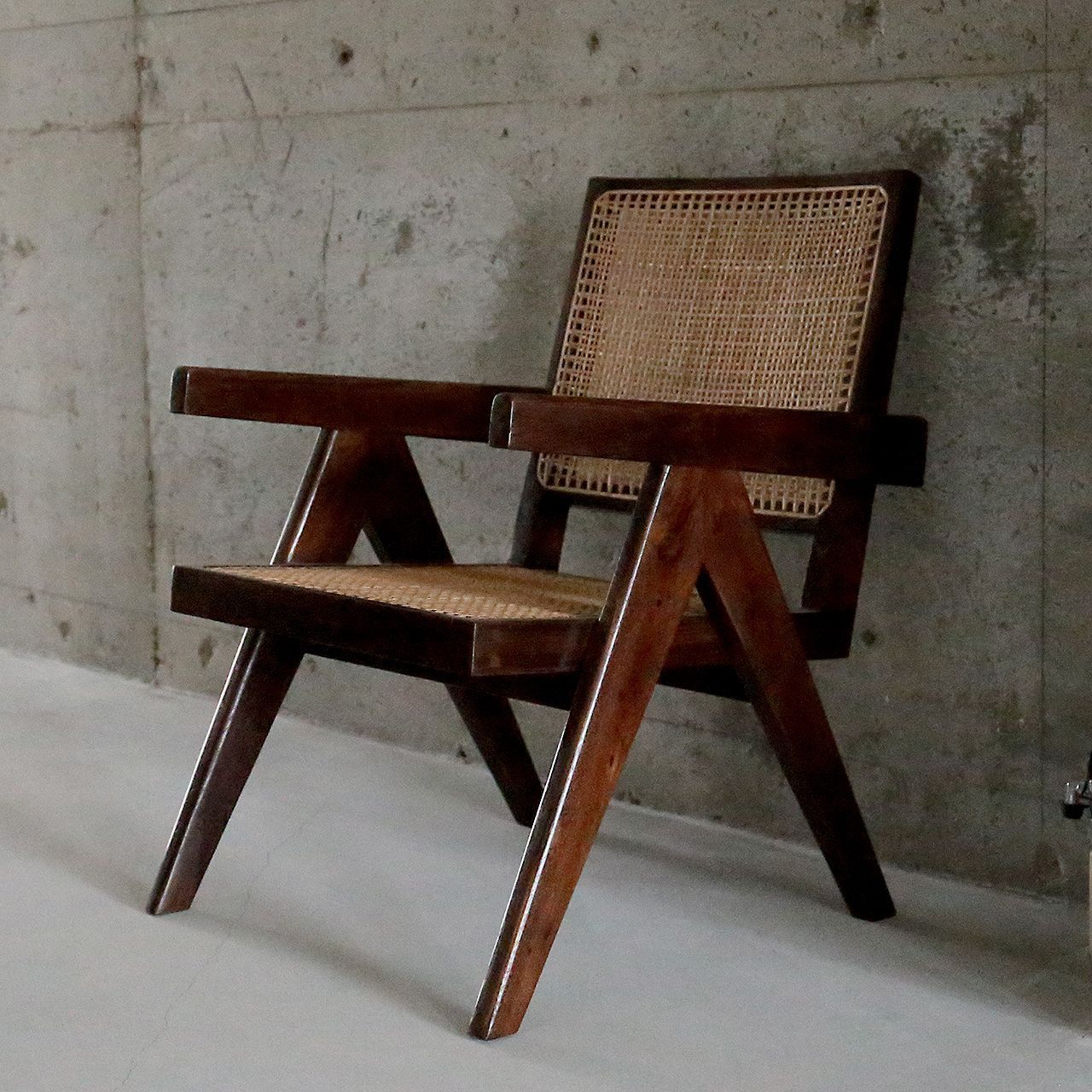 ピエール・ジャンヌレ イージーチェア ラウンジチェア Easychair ラタン 古材 チーク ビルマチーク 椅子 ブラウン Pierre  Jeanneret リプロダクト ピエールジャンヌレ ル・コルビュジエ インダストリアル レトロ インド おしゃれ - メルカリ