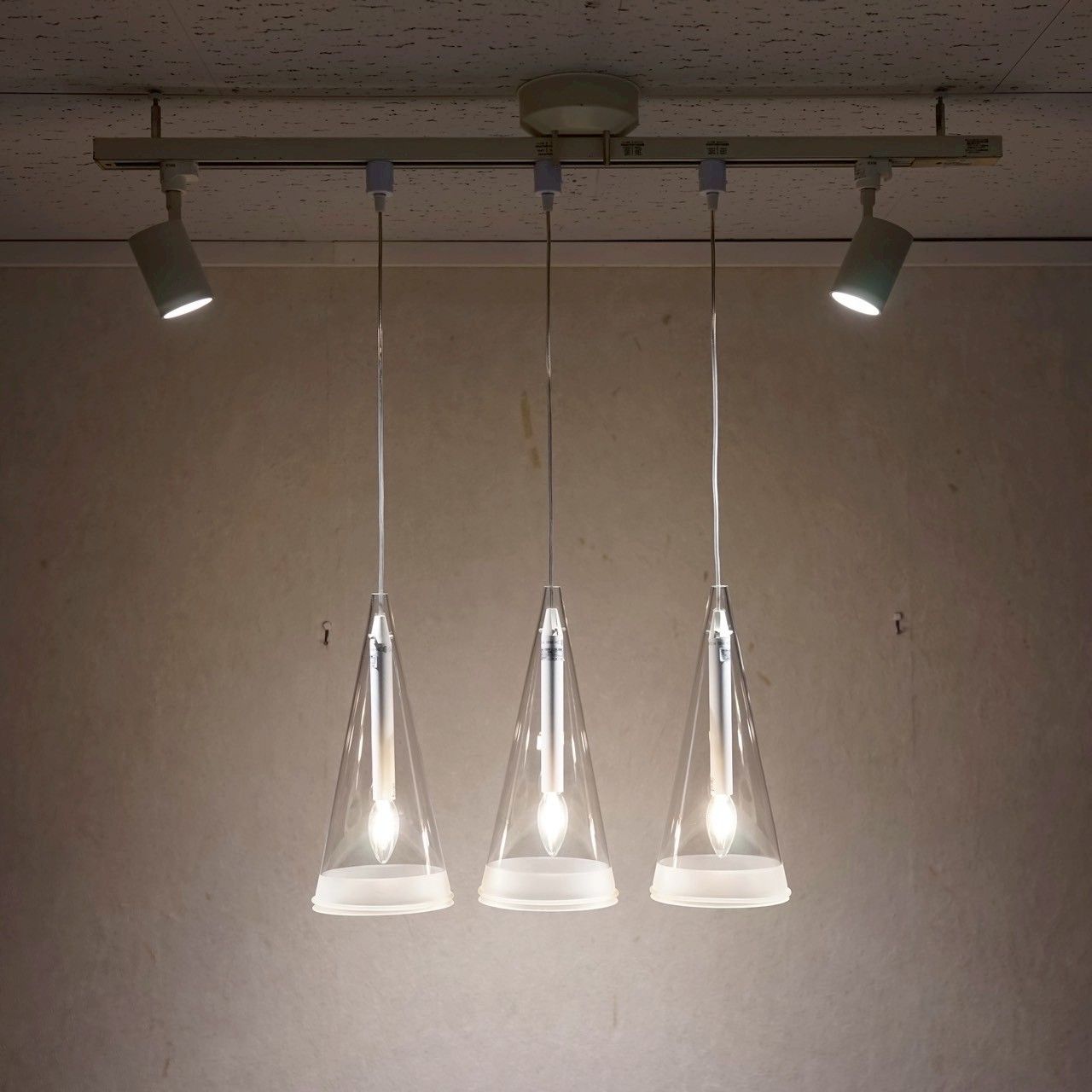 大幅お値下げ！FLOS (フロス) Fucsia (フーシア) ガラスシェード 完売 生産終了】FUCSIA1 LED フーシア ペンダントライト（ 引掛