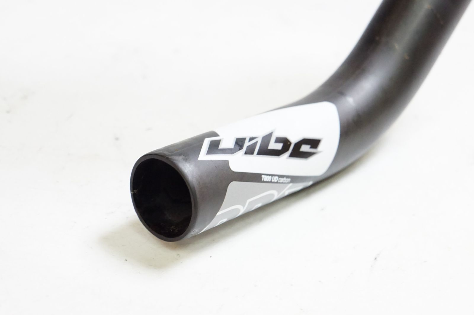 SHIMANO「シマノ」 PRO VIBE CARBON φ31.8 400mm SHIMANO 「シマノ」 PRO VIBE CARBON 31.8φ 400mm ハンドル