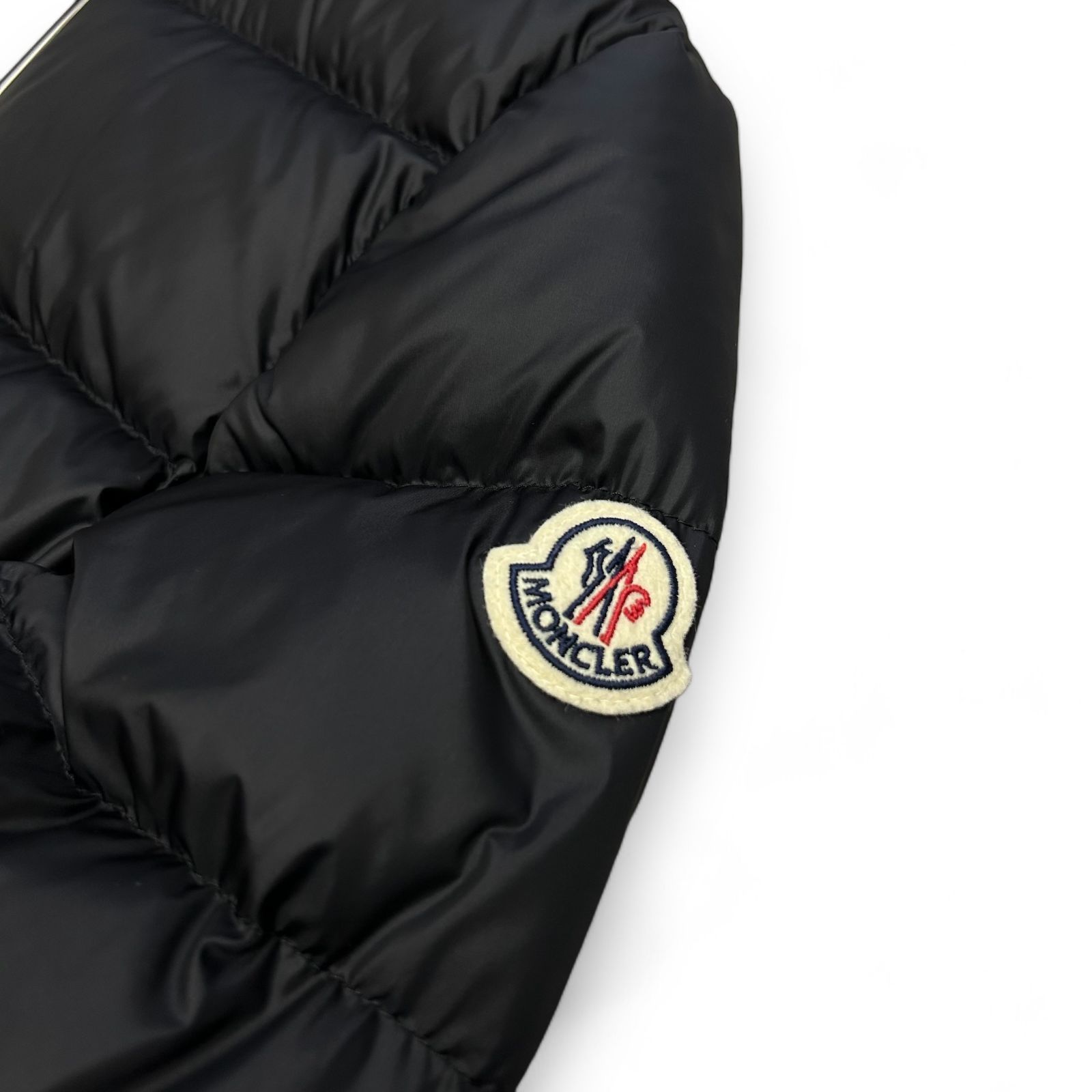 新品 MONCLER ロゴ Laurine ショートダウンジャケット モンクレール 