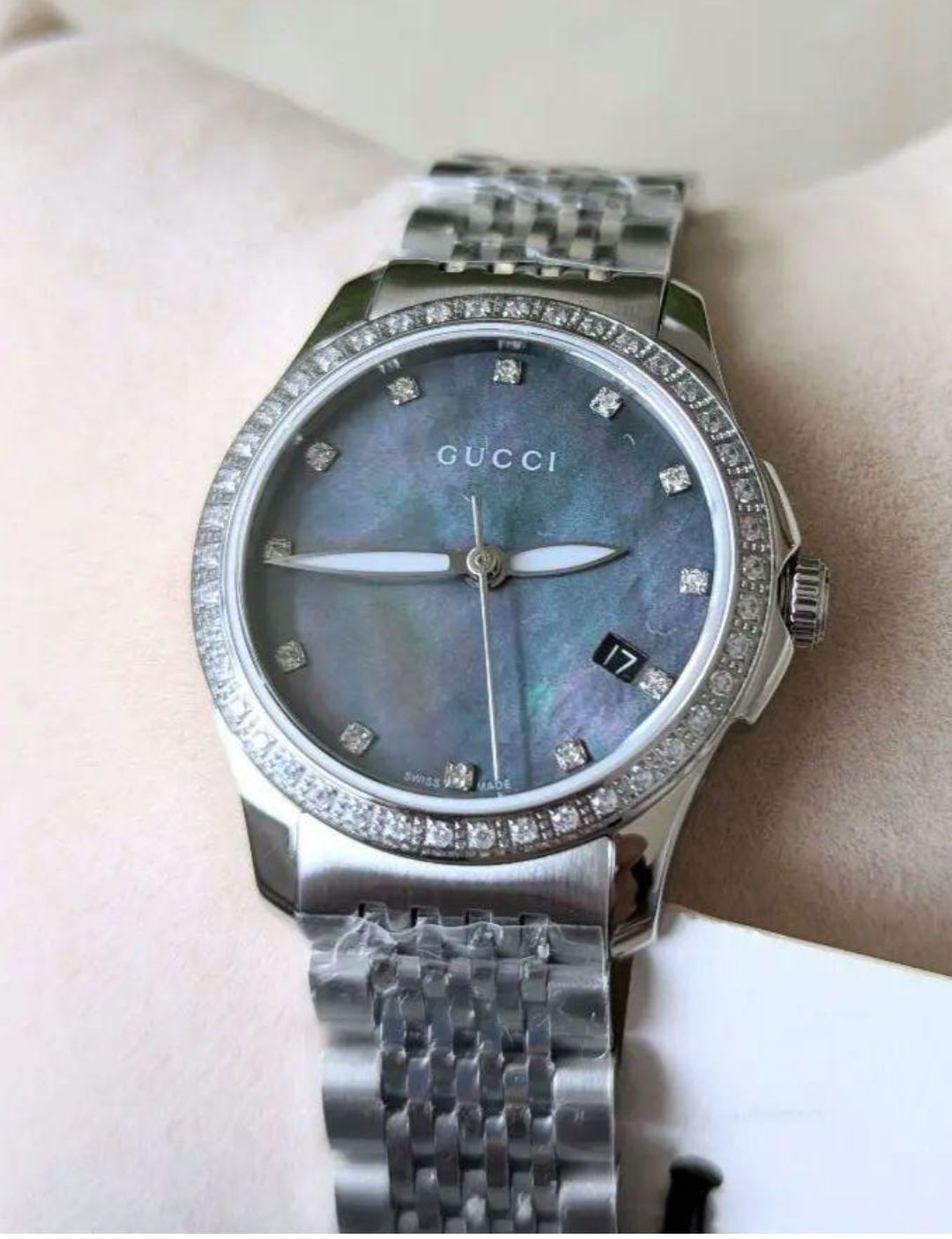 グッチ　GUCCI ダイヤ　シェル　腕時計 グッチ Gミニ ダイヤベゼル クォーツ 102 ホワイトシェル