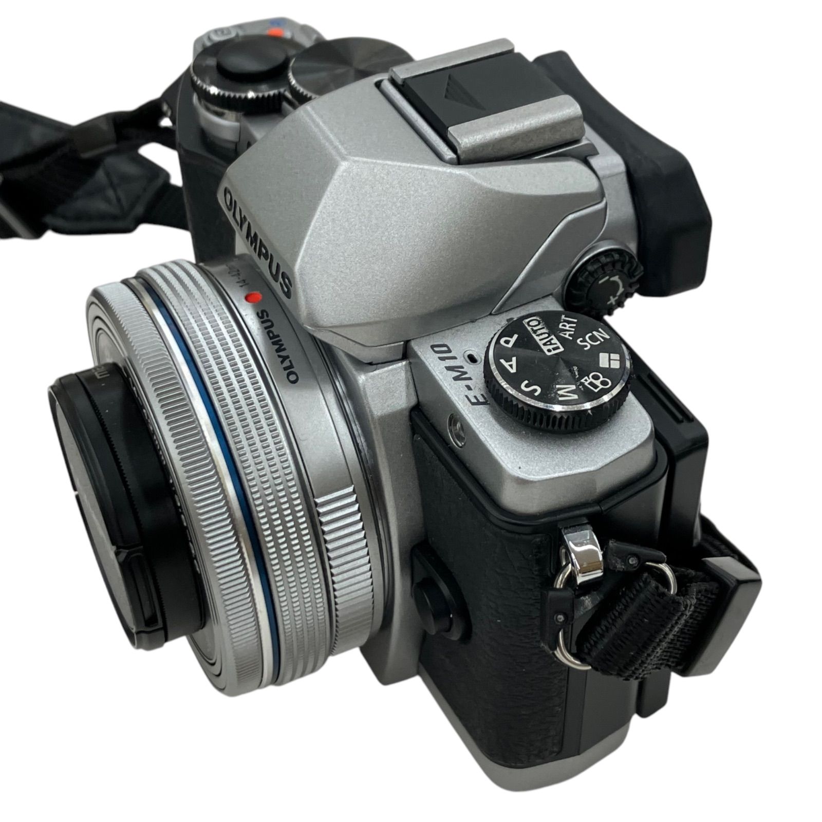 186000 現状品 OLYMPUS オリンパス OM-D E-M10 デジカメ ミラーレス 